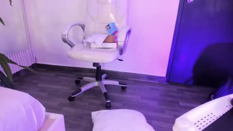 Eri  online show from 14, 10, 2025