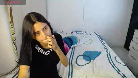 Snapshot of erosgirls_ chatting on 25, 9, 2025 erosgirls_ online show from 25, 9, 2025