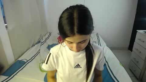 Snapshot of erosgirls_ chatting on 10, 10, 2025 erosgirls_ online show from 10, 10, 2025