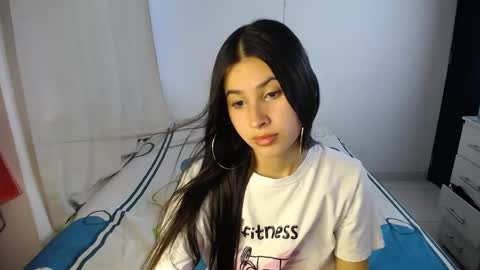 Snapshot of erosgirls_ chatting on 19, 10, 2025 erosgirls_ online show from 19, 10, 2025