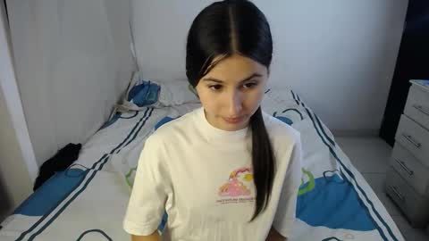 Snapshot of erosgirls_ chatting on 31, 10, 2025 erosgirls_ online show from 31, 10, 2025
