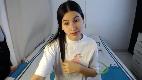 Snapshot of erosgirls_ chatting on 10, 11, 2025 erosgirls_ online show from 10, 11, 2025