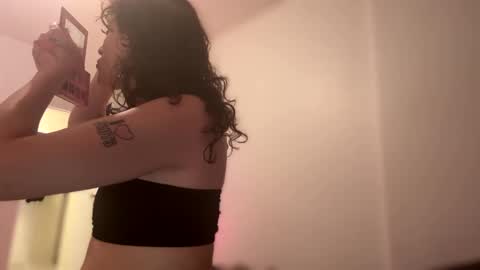 Snapshot of erotica_angel chatting on 14, 9, 2025 Nikki Erotica online show from 14, 9, 2025