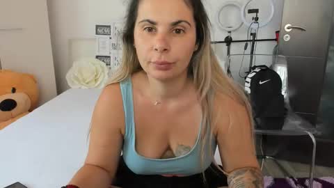 eroticsensualkitty4u online show from 9, 9, 2025