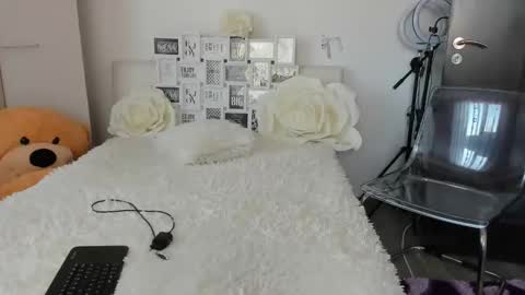 eroticsensualkitty4u online show from 13, 10, 2025