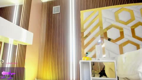 Snapshot of erotik_lady chatting on 5, 3, 2025 TINY online show from 5, 3, 2025