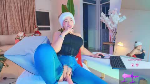 Snapshot of erotik_lady chatting on 18, 11, 2025 TINY online show from 18, 11, 2025