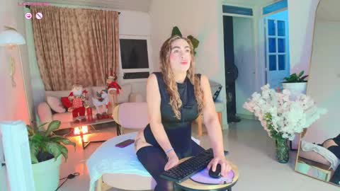 Snapshot of erotik_lady chatting on 19, 11, 2025 TINY online show from 19, 11, 2025