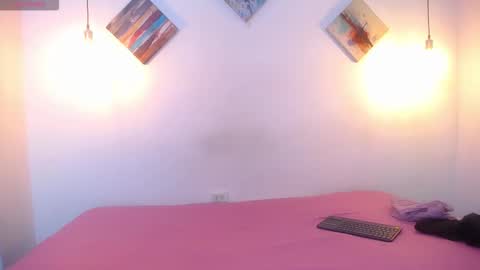 Snapshot of escar_let chatting on 5, 11, 2025 Scarlett online show from 5, 11, 2025