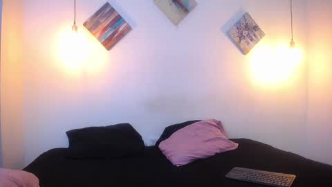 Snapshot of escar_let chatting on 16, 12, 2025 Scarlett online show from 16, 12, 2025