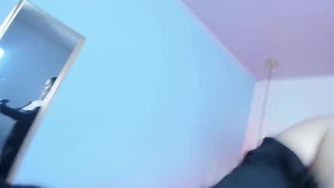 Escarlet online show from 1, 12, 2025