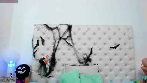 esmeralda  online show from 30, 10, 2025