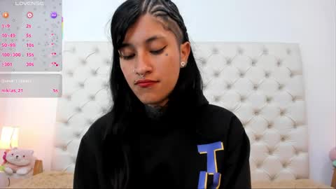 esmeralda  online show from 15, 4, 2026