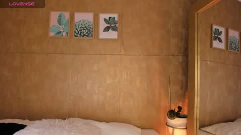 Esmeralda G online show from 7, 3, 2025