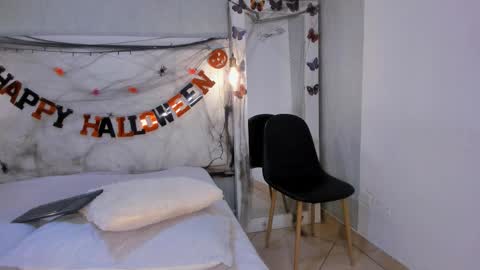 esmeraldanyx online show from 28, 10, 2025