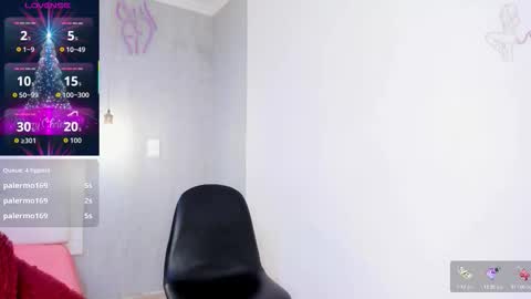 esmeraldanyx online show from 13, 12, 2025