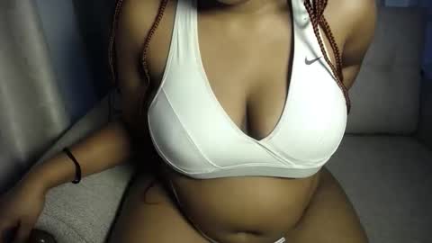 Snapshot of esmeray_ chatting on 17, 9, 2025 Esme online show from 17, 9, 2025
