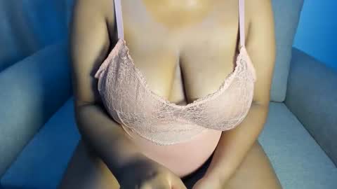 Snapshot of esmeray_ chatting on 22, 9, 2025 Esme online show from 22, 9, 2025