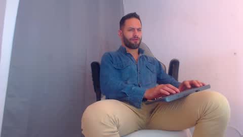 esteban online show from 2, 1, 2025