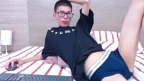 ESTEBAN CARLTON online show from 5, 3, 2025