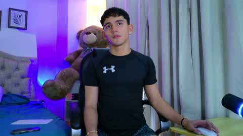 Snapshot of estebanperez_ chatting on 8, 6, 2026 Esteban online show from 8, 6, 2026