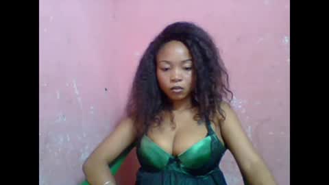 estelah20 online show from 6, 10, 2025