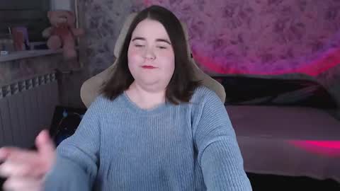 estelle_hicks online show from 8, 4, 2026