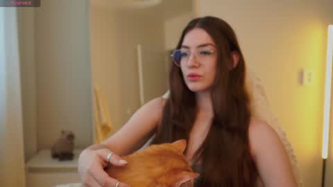 Snapshot of ester_hill chatting on 16, 6, 2026 Ester online show from 16, 6, 2026