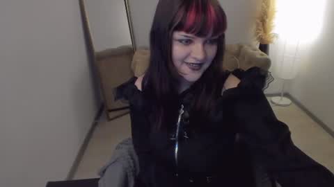 Ester  online show from 18, 6, 2026