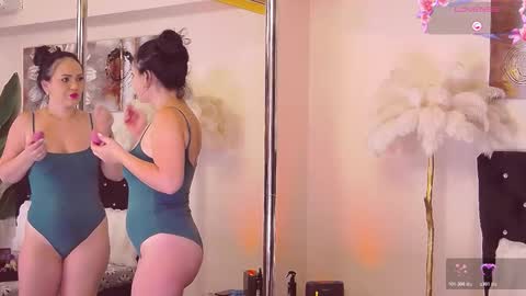 Esthera   online show from 24, 11, 2025