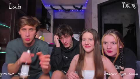 Snapshot of esthetics_boys chatting on 28, 1, 2025 LOUIS online show from 28, 1, 2025