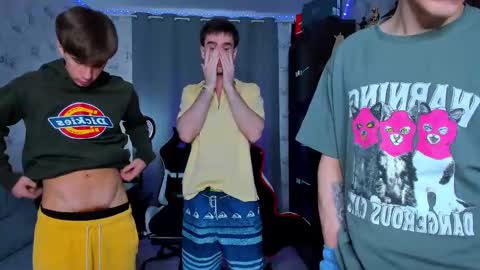 Snapshot of esthetics_boys chatting on 10, 3, 2025 LOUIS online show from 10, 3, 2025