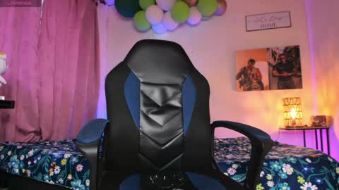 ethan travis online show from 19, 5, 2026