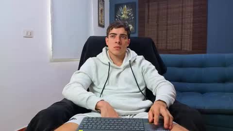 ethangreey1 online show from 27, 3, 2026