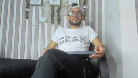 Snapshot of ethangrey_ chatting on 20, 12, 2025 Ethan Grey online show from 20, 12, 2025