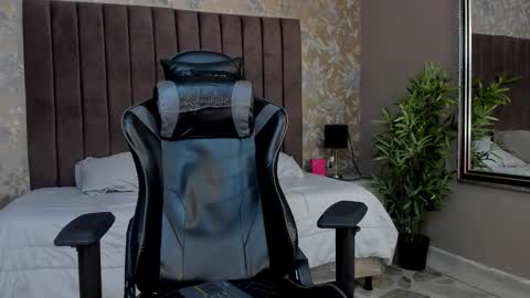 Snapshot of ethanlowell chatting on 9, 11, 2025 ethanlowell online show from 9, 11, 2025