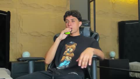 Snapshot of ethanlowell chatting on 15, 11, 2025 ethanlowell online show from 15, 11, 2025