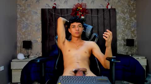 Snapshot of ethanlowell chatting on 16, 12, 2025 ethanlowell online show from 16, 12, 2025