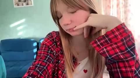 Snapshot of eugenakhouri chatting on 6, 10, 2025 Lana online show from 6, 10, 2025
