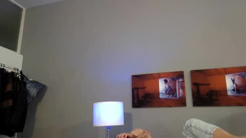 Snapshot of euginehot chatting on 4, 3, 2025 euginehot online show from 4, 3, 2025