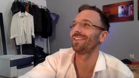 Snapshot of euginehot chatting on 5, 3, 2025 euginehot online show from 5, 3, 2025