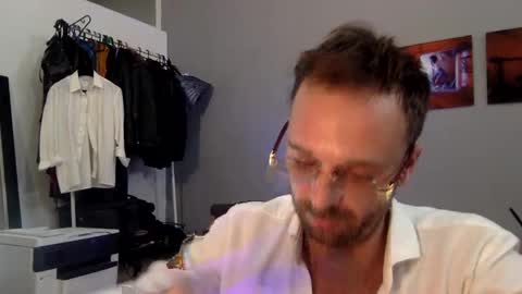 Snapshot of euginehot chatting on 5, 3, 2025 euginehot online show from 5, 3, 2025