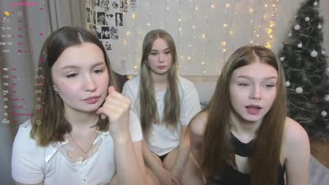 Veronica Tiia Lilith left to right online show from 19, 1, 2025