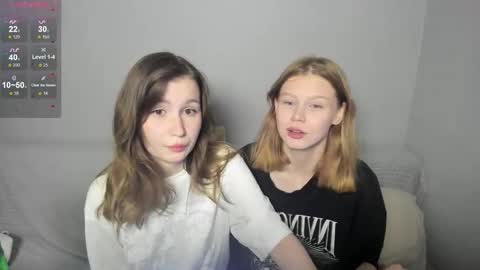 Veronica Tiia Lilith left to right online show from 24, 9, 2025