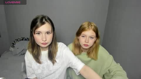 Veronica Tiia Lilith left to right online show from 10, 10, 2025