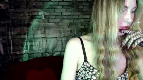Liana online show from 1, 1, 2025