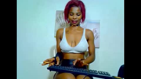 eva4him831 online show from 19, 2, 2025