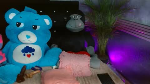 Snapshot of eva_06 chatting on 10, 11, 2025 eva_06 online show from 10, 11, 2025