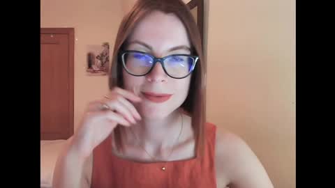 Snapshot of eva_cutesmile chatting on 25, 5, 2026 Eva online show from 25, 5, 2026