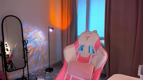 Eva Davis online show from 16, 3, 2026